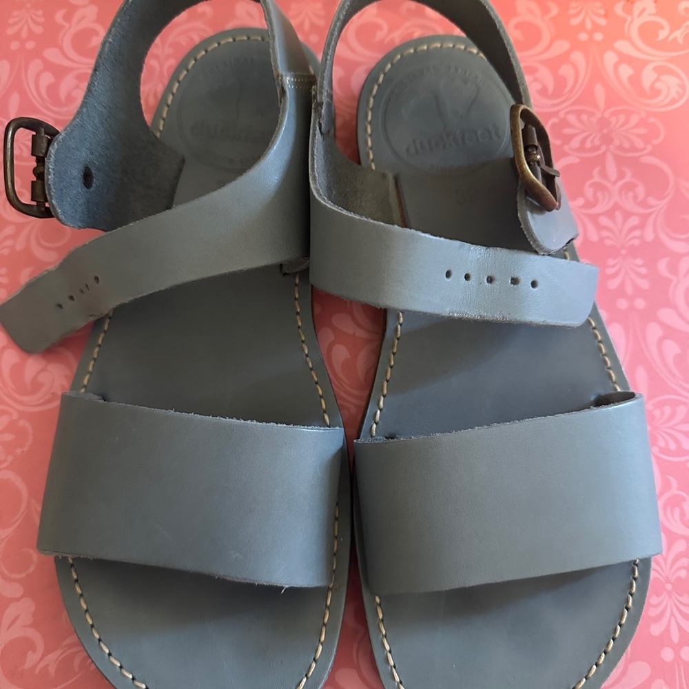 Duckfeet Lokken Sandals size 39 in the color Jeans, excellent condition.